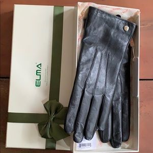 Black leather gloves, size 7.5 (small)